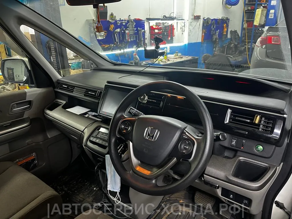 Плановое ТО Хонда Степ Вагон. Сервис Honda в Москве